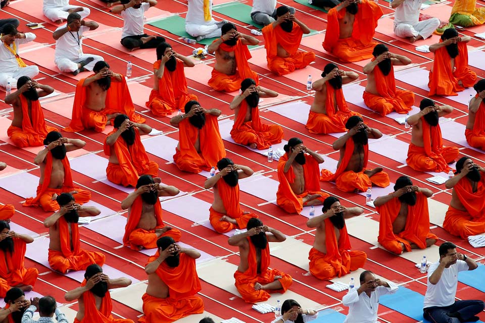Dia Internacional do Yoga é celebrado pelo mundo