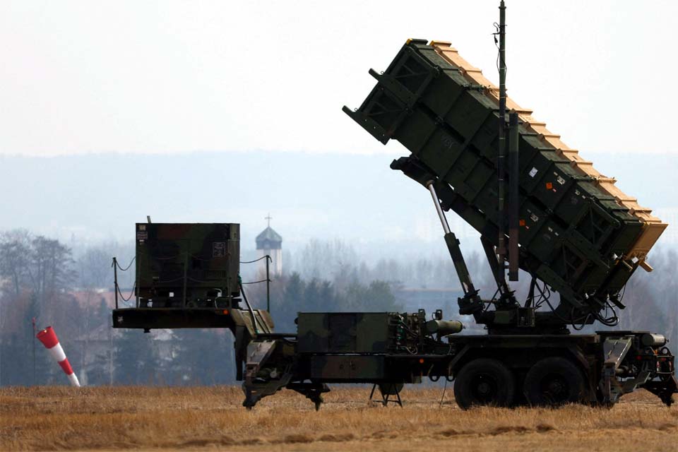 Força Aérea de Kiev pede 25 sistemas Patriot para travar bombardeamentos