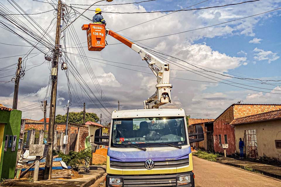 Mais de 250 pontos de luz são recuperados em 20 locais de Porto Velho