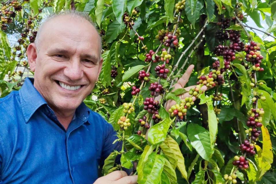 Deputado Ezequiel Neiva celebra marca histórica de exportação de café em Rondônia