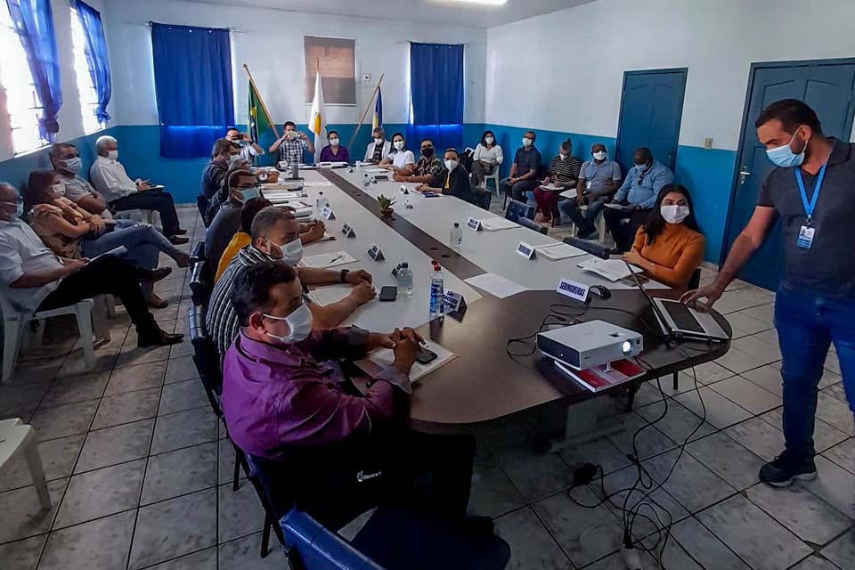 Secretários de saúde da região Central e do Vale do Guaporé participam de reunião da Comissão Intergestores Regional