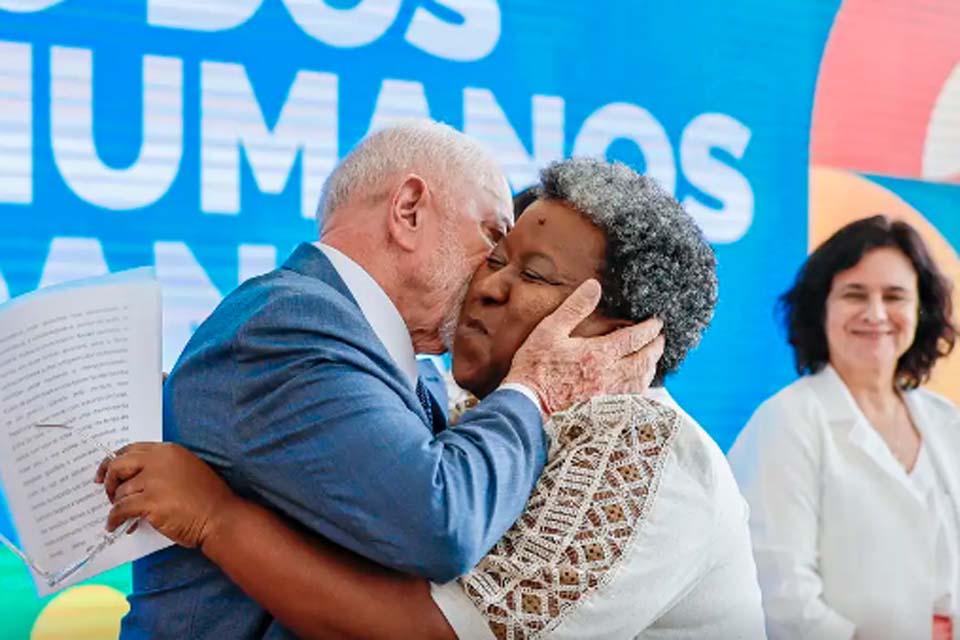 Macaé Evaristo toma posse como ministra dos Direitos Humanos