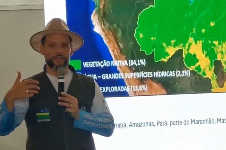 Palestra do deputado Delegado Camargo mobiliza produtores rurais durante a Expoari