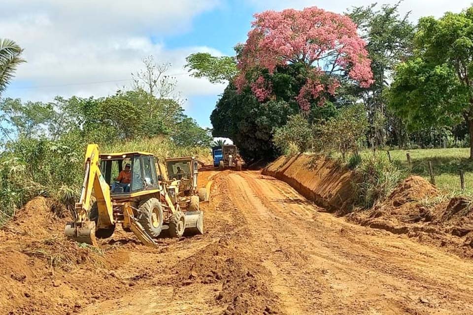 Manutenção da RO-383 garante segurança na trafegabilidade e escoamento da produção agrícola