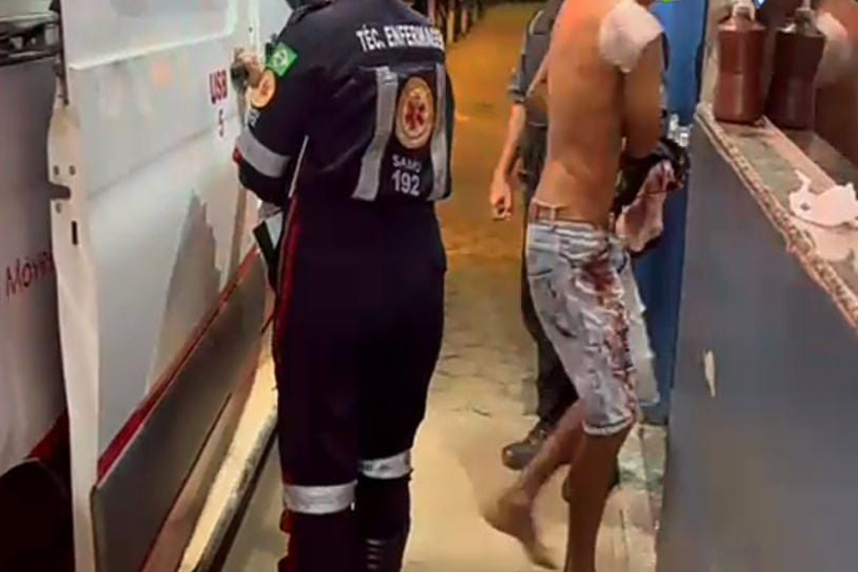 Homem é baleado após reagir roubo na zona leste