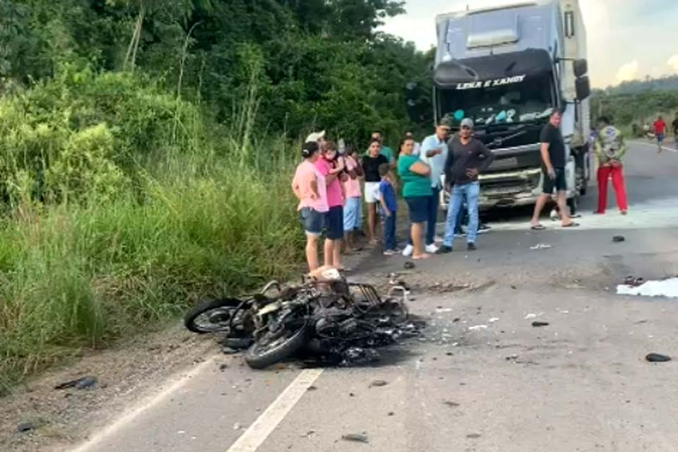 Acidente Entre Veículos Deixa Uma Vítima Fatal E 2 Pessoas Em Estado Grave Polícia Rondônia