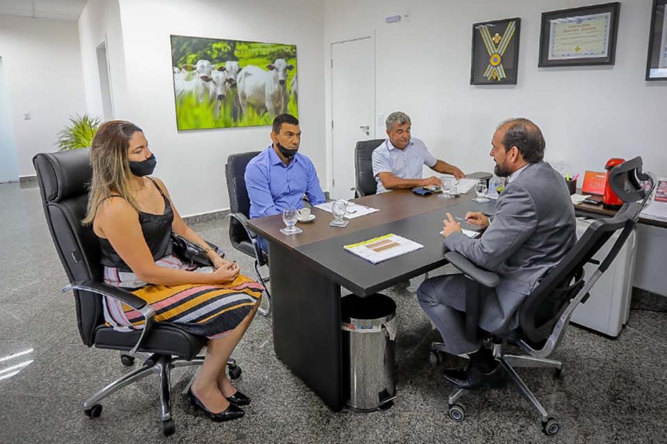 Deputado Estadual Laerte Gomes se reúne com vereadores de Presidente Médici