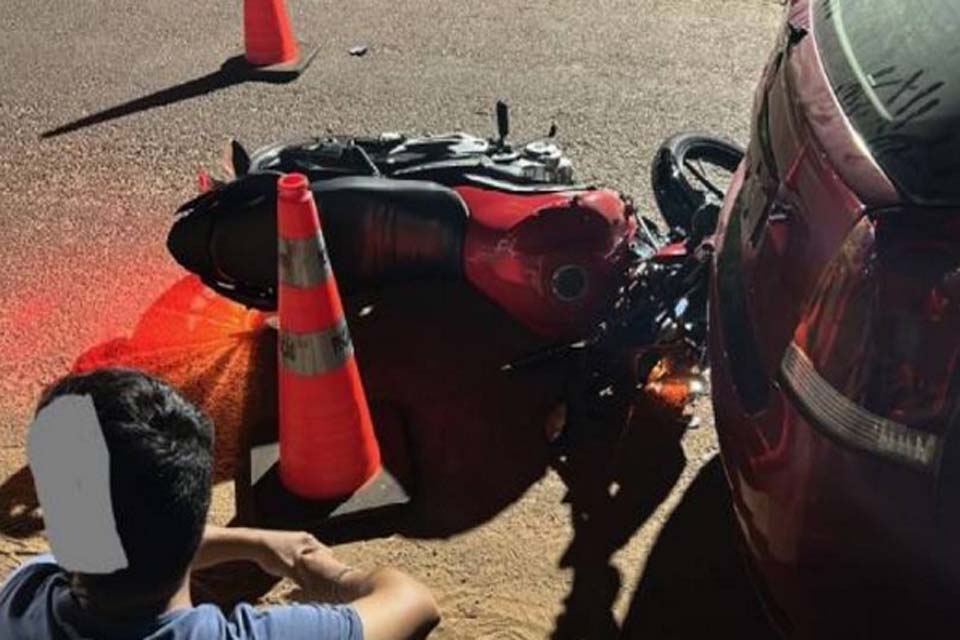 Motociclista atropela policial tentando fugir de blitz em Vilhena