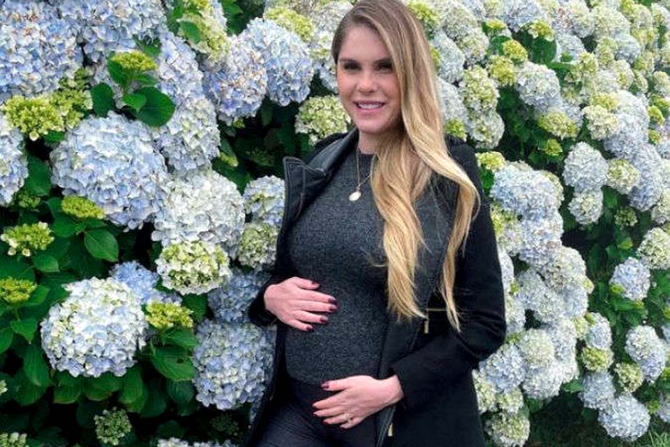 Bárbara Evans fala sobre os primeiros movimentos da filha