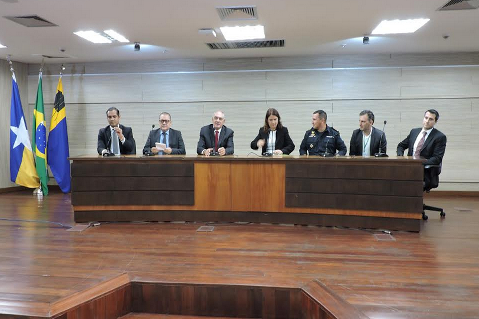 Membros do Ministério Público participam de ato contra aprovação do Projeto de Lei de Abuso de Autoridade