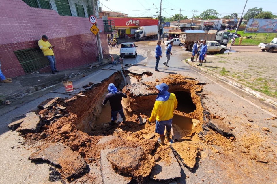 Prefeitura de Porto Velho trabalha em recuperação de trecho da avenida Farquhar