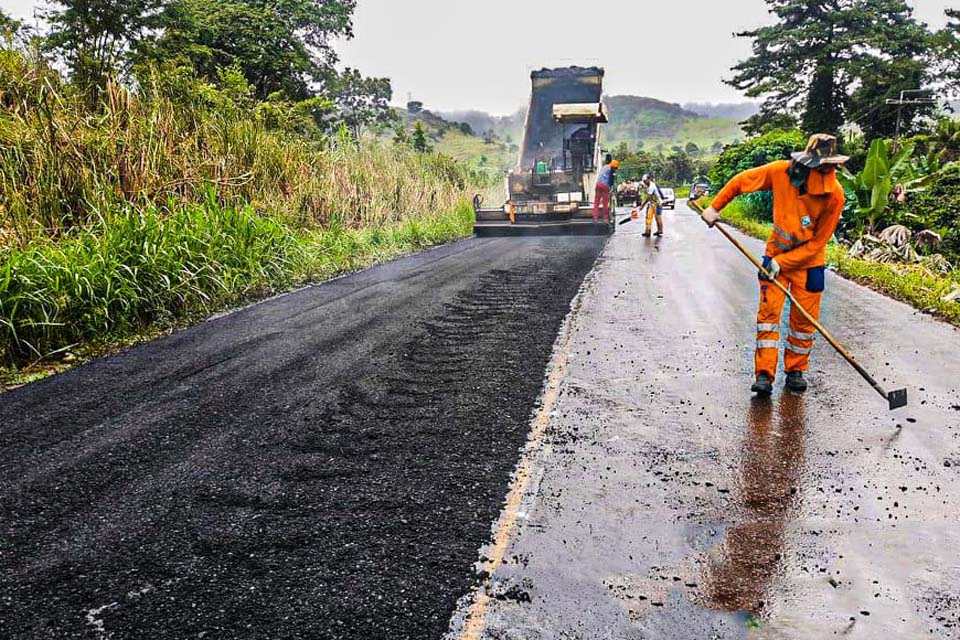 DER executa recapeamento asfáltico na RO- 470; trecho interliga município à BR-364