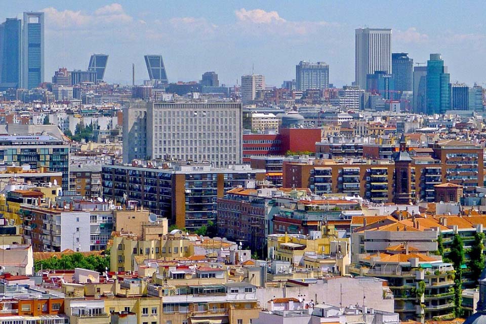 Homem morre após sofrer golpe de calor quando passeava em Madrid