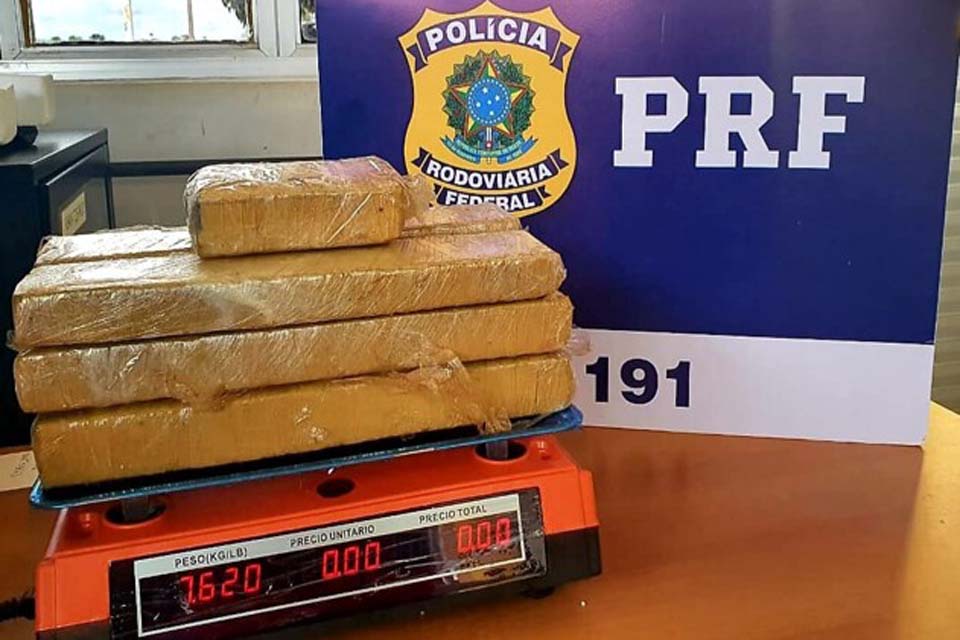 PRF flagra adolescente de 14 anos com 7 quilos de maconha