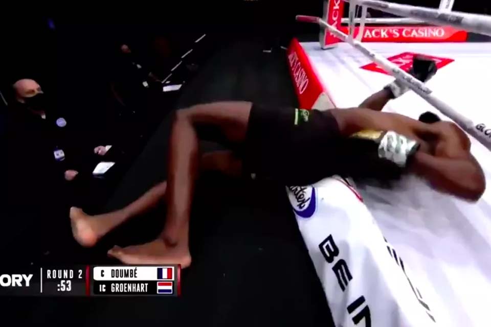 Resumo do MMA: lutador de kickboxing 