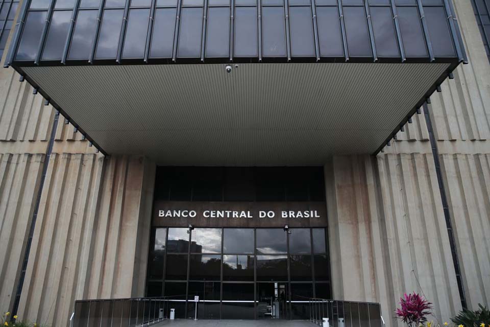 Copom inicia quarta reunião do ano avaliando fim de altas da Selic