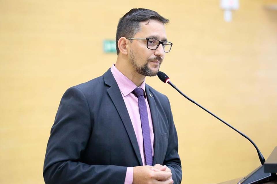 Deputado Anderson diz que greve da saúde é justa e se coloca a disposição do governo para buscar solução