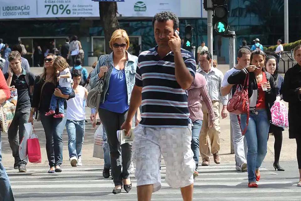 Desemprego recua para 7,1%, o menor do trimestre desde 2014