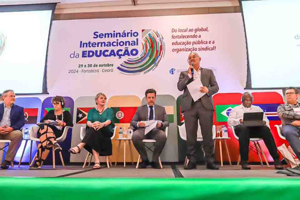 SINTERO participa do Seminário Internacional da Educação em Fortaleza