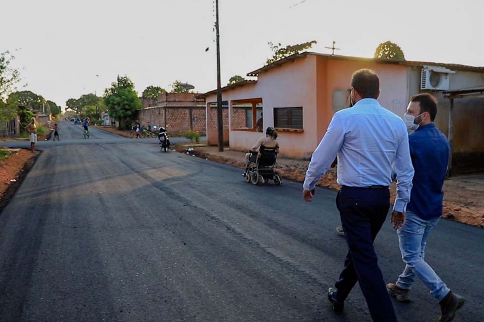 Com mais de 300 quilômetros de ruas pavimentadas e rede de drenagem que chega aos moradores, Hildon Chaves comemora os 107 de Porto Velho