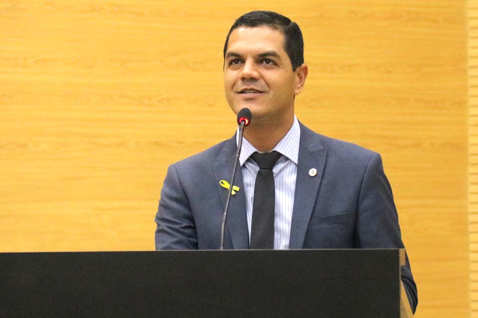 Deputado Cássio Gois anuncia conclusão de estrada que beneficia o município de Ministro Andreazza