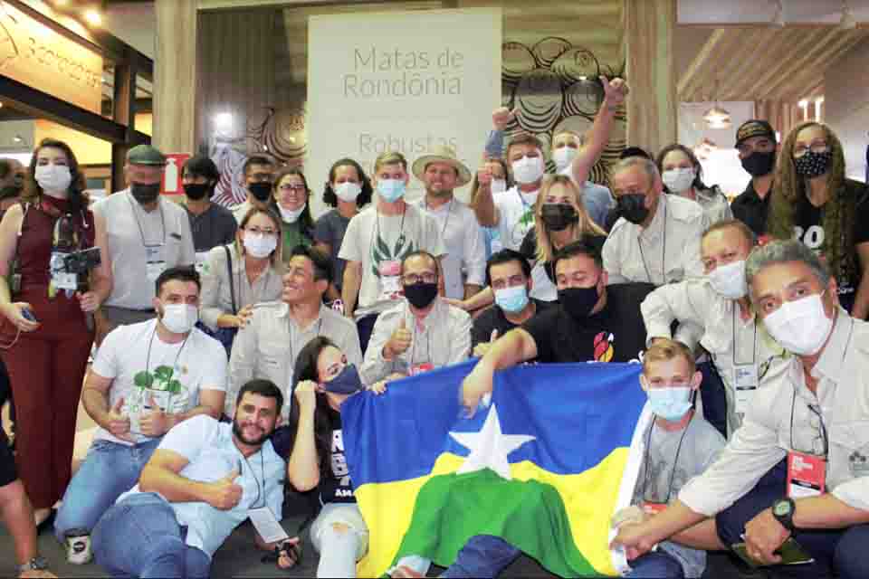 Primeiro dia de evento e o Café Robusta de Rondônia já faz bons negócios