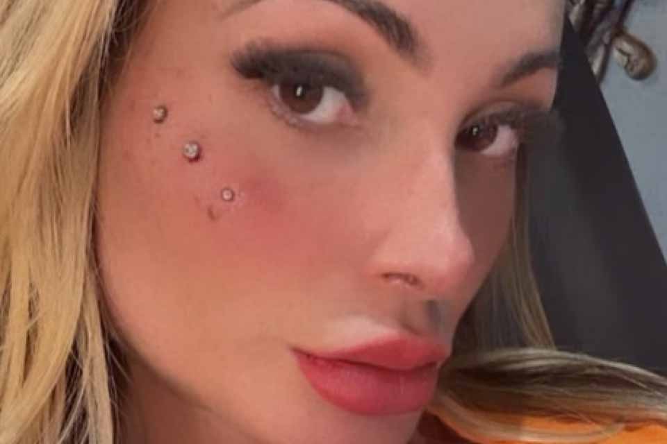 Andressa Urach exibe novos piercings faciais: “A mamãe ficou bem novinha”