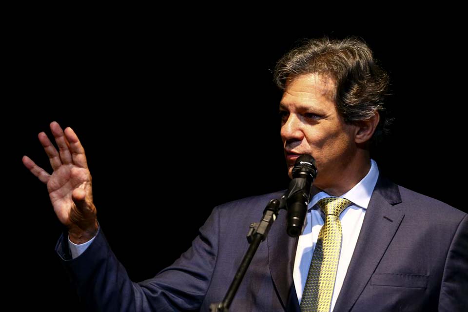 Na Índia, Haddad mostra preocupação com juros altos e crise climática