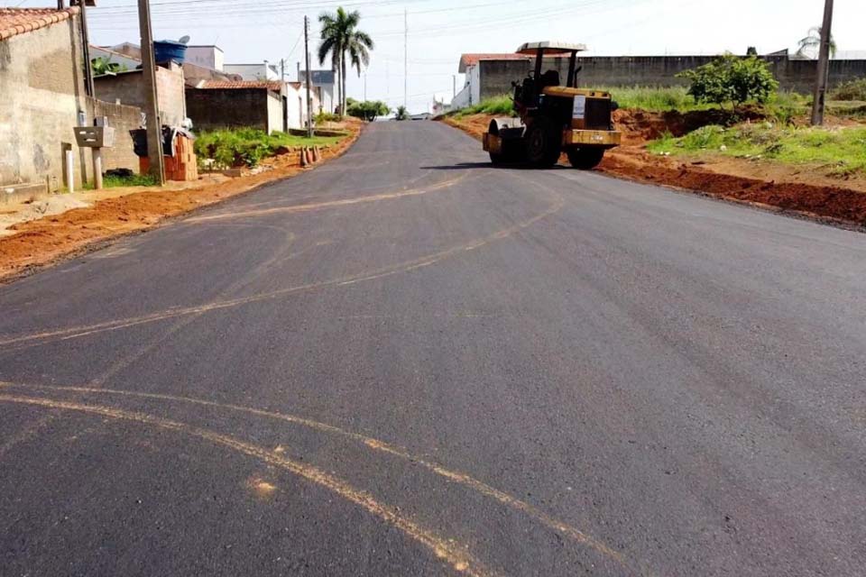 Prefeitura de Ariquemes conclui obras de pavimentação asfáltica em três ruas no Bairro Jardim Jorge Teixeira