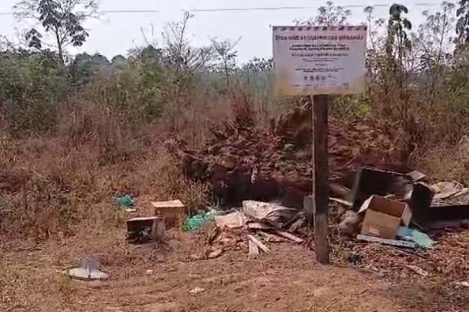 Lixo e restos de animais transformam Linha 7 em lixão a céu aberto em Cacoal