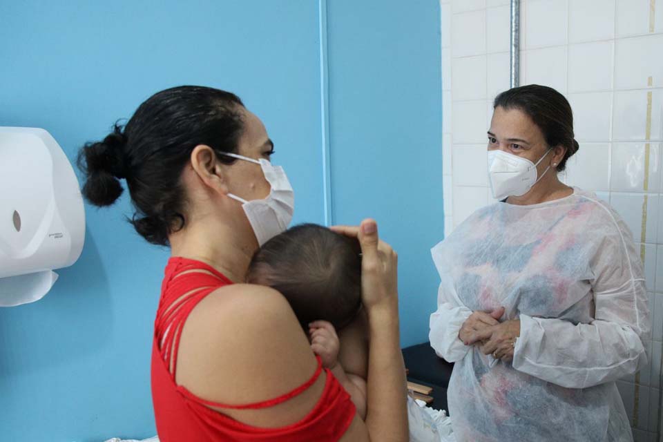 Cuidado com a saúde das crianças deve ser redobrado no clima seco; vacinação de rotina também precisa ser observada