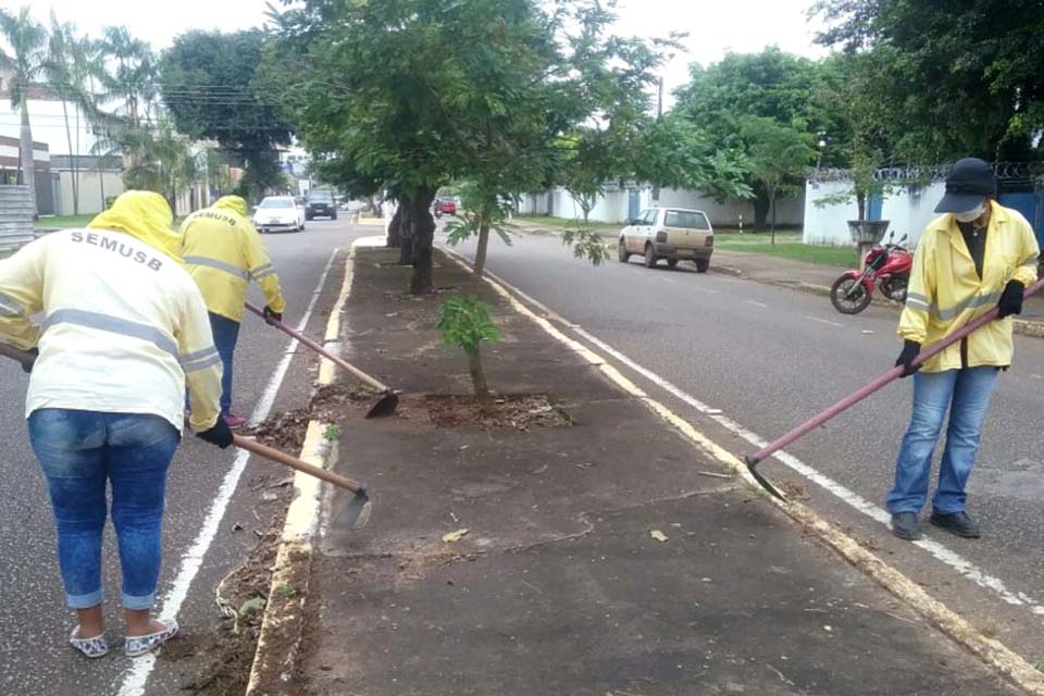 Porto Velho: Semusb inicia semana com duas frentes de limpezas