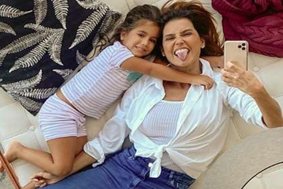 Deborah Secco fala de sua relação com a filha, Maria Flor