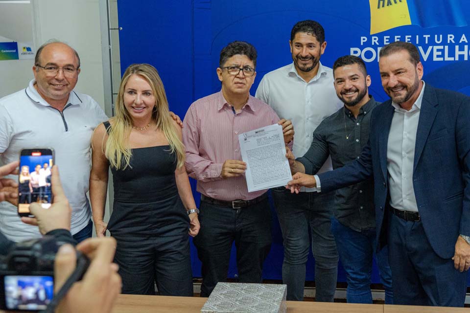 Ieda Chaves comemora a regularização de imóveis de igrejas e templos religiosos em Porto Velho