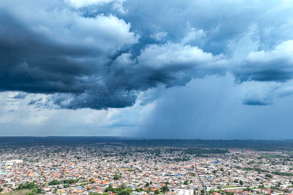 PREVISÃO DO TEMPO: domingo (2) com temperatura máxima de 37°C no Norte