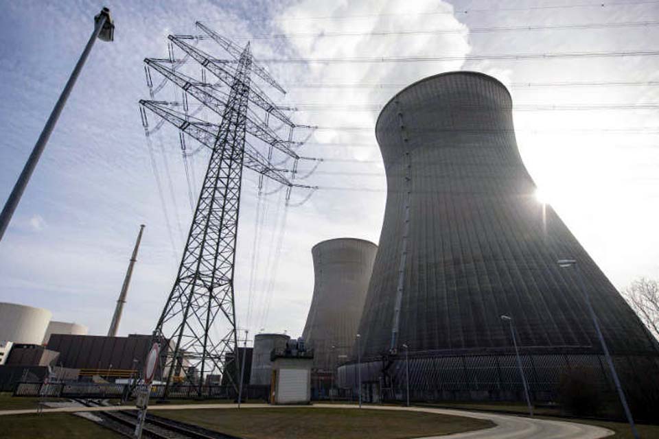 Alemanha fecha três reatores nucleares em plena crise energética na Europa