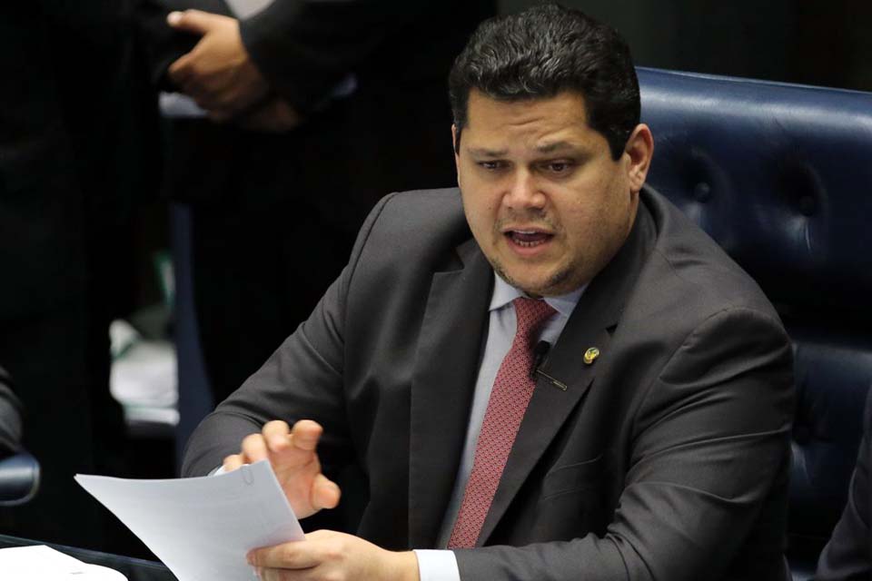 Presidente do Senado diz que é preciso destravar o Fust