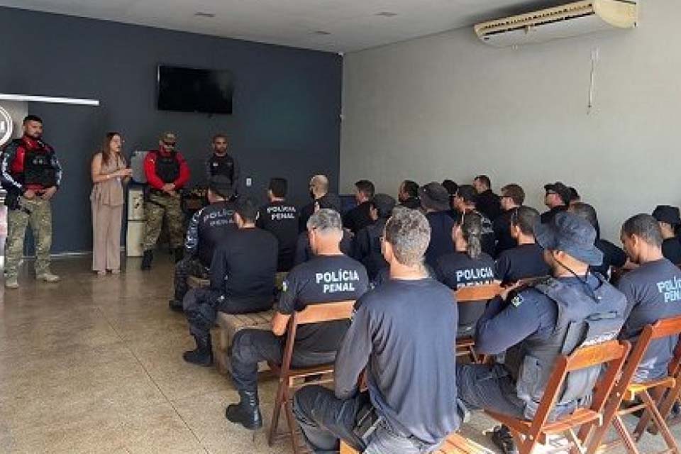 Policiais penais em Cacoal recebem treinamento na área de abordagem, armamento e tiro