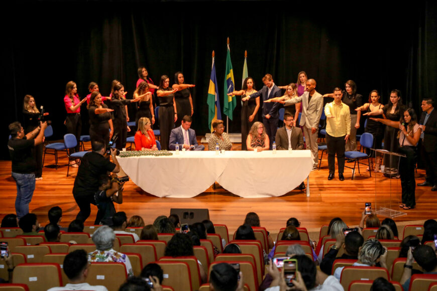 Cetas realiza formatura de residentes em Área Profissional da Saúde