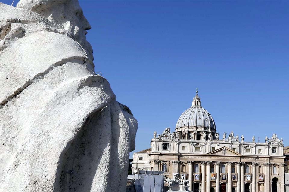 Papa Pio XII foi informado sobre crimes do regime nazista, diz arquivista do Vaticano