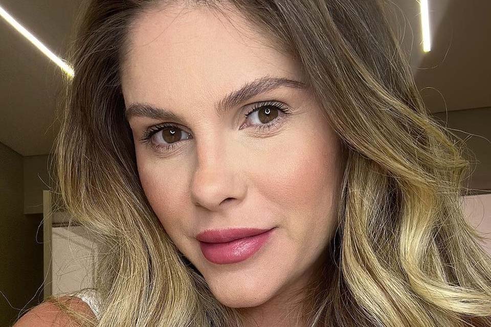 Na reta final da gravidez, Bárbara Evans lista mudanças no corpo