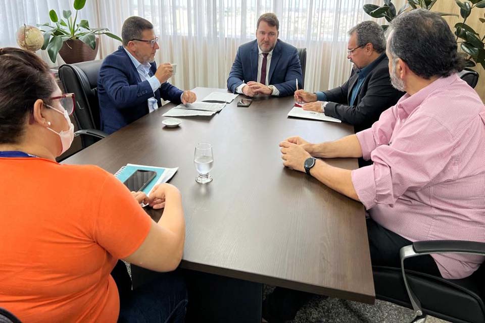 Deputado Alex Redano recebe Superintendente de Patrimônio e Regularização Fundiária David Inácio dos Santos Filho