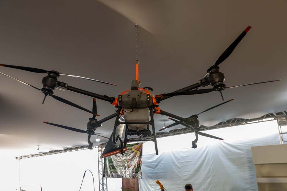 Drone de quase 2 metros chama atenção entre as tecnologias apresentadas na Rondônia Rural Show