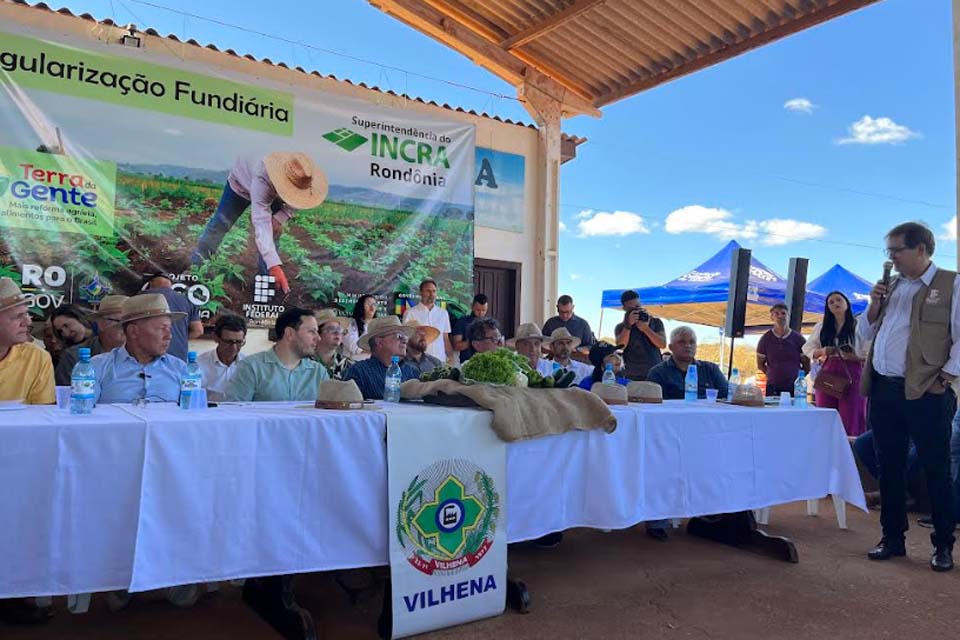 Incra entrega títulos na área da Cooperfrutos em Vilhena