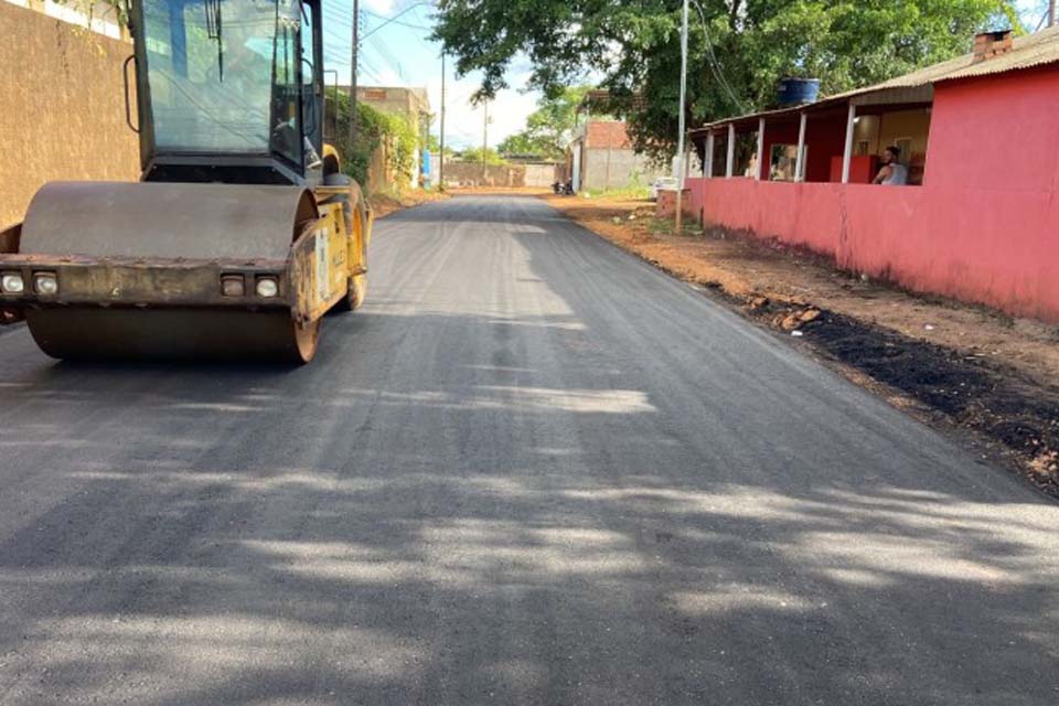 INFRAESTRUTURA: Ruas do bairro Floresta recebem obras de pavimentação