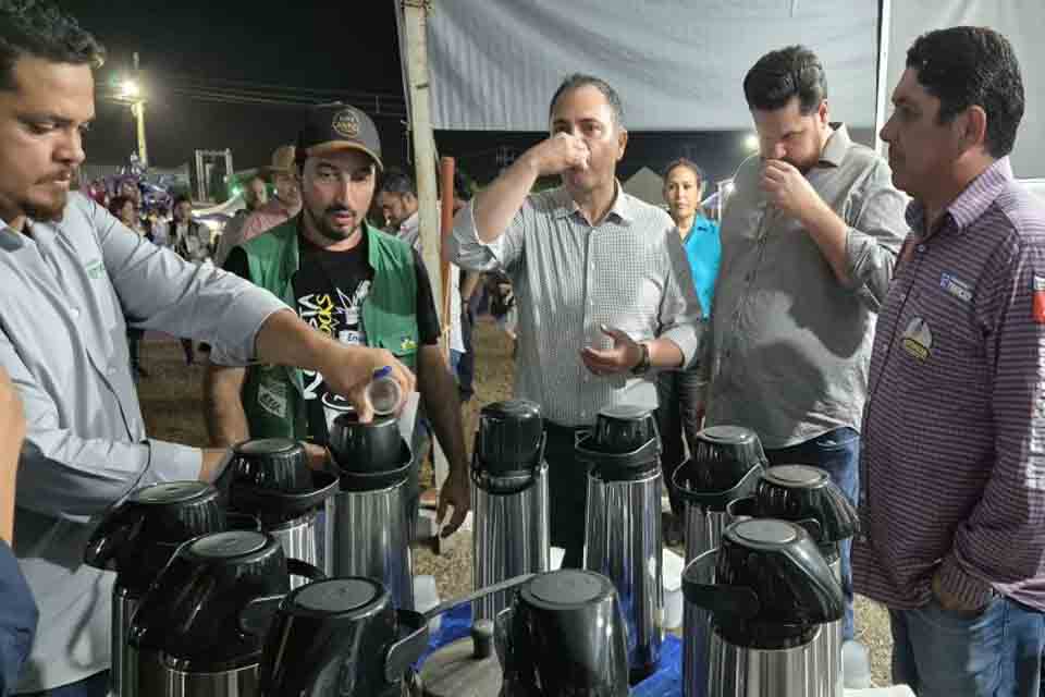 Jean Oliveira e vice-governador Sérgio Gonçalves prestigiam 2º Concurso de Qualidade do Café na Expoalta