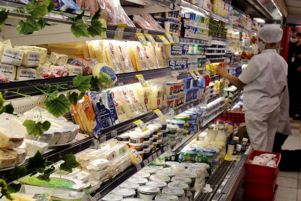 Vendas da indústria de alimentos crescem 3,74% de janeiro a maio