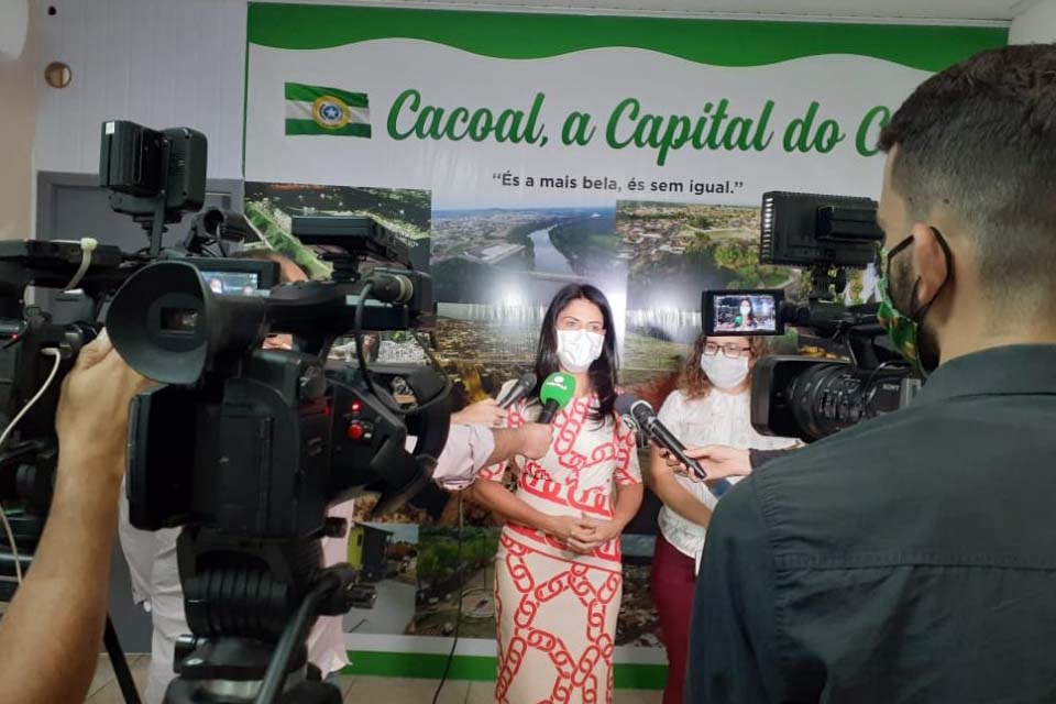 Prefeita Glaucione confirma 1º caso da COVID-19 registrado no município