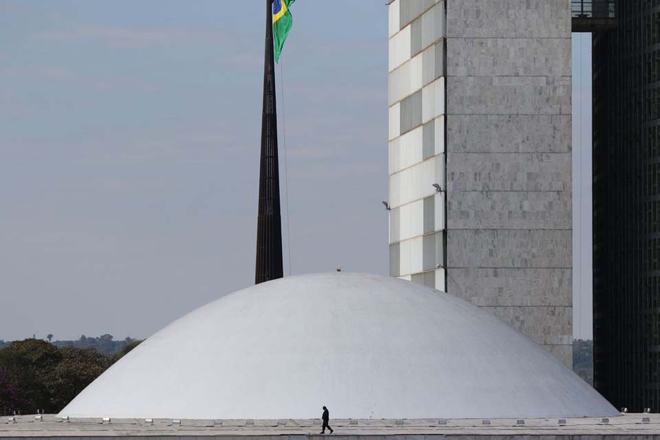 Senado aprova uso de fundo habitacional para Casa Verde e Amarela