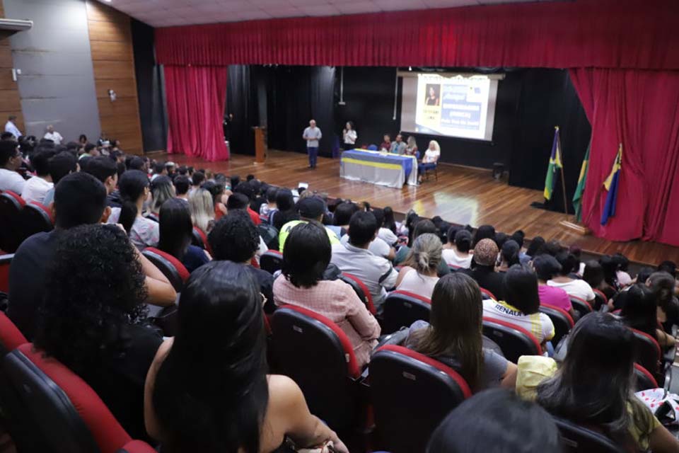 Entrega dos termos de concessão de bolsa aos novos acadêmicos será dia 19